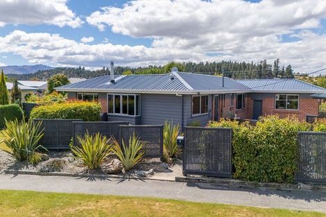 Photo of property in 1 Royal Terrace, Alexandra, 9320