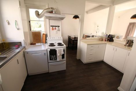 Photo of property in 2/18 Reid Road, New Lynn, Auckland, 0600