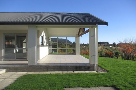 Photo of property in 63 Manakau Heights Drive, Manakau, Otaki, 5583