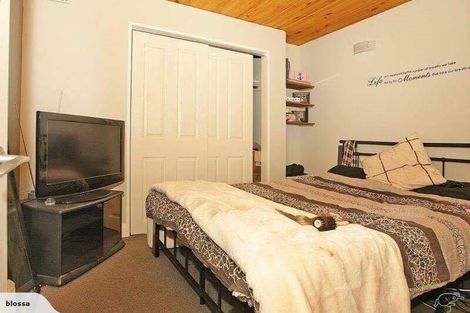 Photo of property in Stadium Garden Flats, 107/107 Thorndon Quay, Pipitea, Wellington, 6011