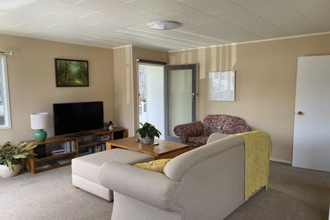 Photo of property in 42 Claverdon Drive, Massey, Auckland, 0614