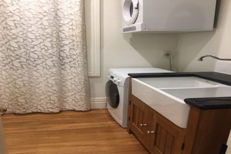 Photo of property in 19 Grove Road, Kelburn, Wellington, 6012