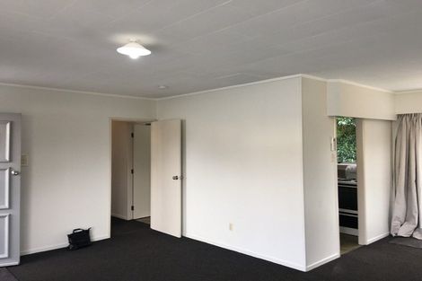 Photo of property in 58 Chilcott Road, Henderson, Auckland, 0612