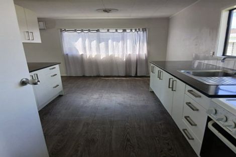 Photo of property in 2/12 Melleray Place, Randwick Park, Auckland, 2105