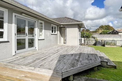 Photo of property in 17 Rewa Street, Takaro, Palmerston North, 4412