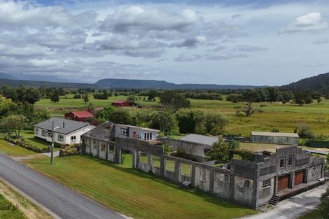 Photo of property in 327 Wanganui Flat Road, Harihari, 7884