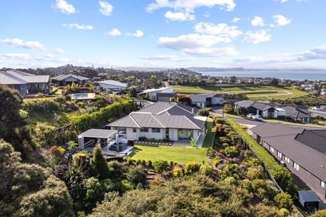 Photo of property in 8 Woodridge Drive, Stanmore Bay, Whangaparaoa, 0932