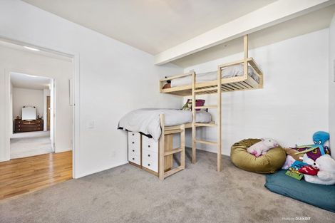 Photo of property in 123 Tauhinu Road, Miramar, Wellington, 6022