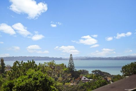 Photo of property in 2/60 Aberdeen Road, Campbells Bay, Auckland, 0620