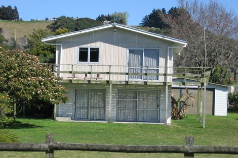 Photo of property in 29 Marine Parade, Cooks Beach, Whitianga, 3591