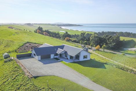 Photo of property in 1069 Waianakarua Road, Herbert, Oamaru, 9495