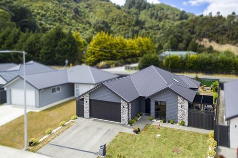 Photo of property in 23 Salisbury Crescent, Wallaceville, Upper Hutt, 5018