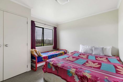 Photo of property in 22 Kittyhawk Place, Melville, Hamilton, 3206