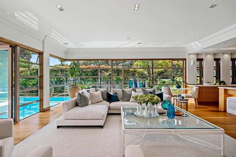 Photo of property in 18a Tiri Road, Milford, Auckland, 0620