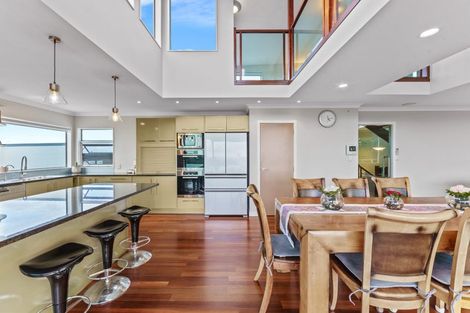 Photo of property in 5b Rahopara Street, Castor Bay, Auckland, 0620