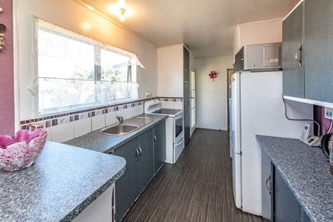 Photo of property in 108 Hinau Street, Castlecliff, Whanganui, 4501