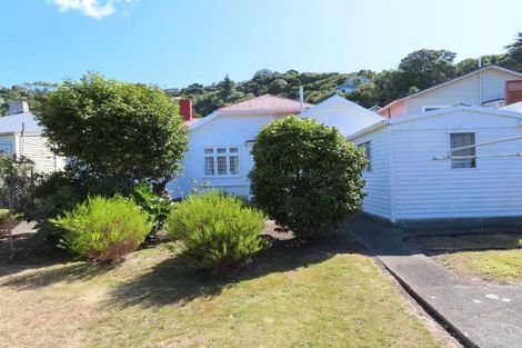 Photo of property in 13 Severn Street, Island Bay, Wellington, 6023