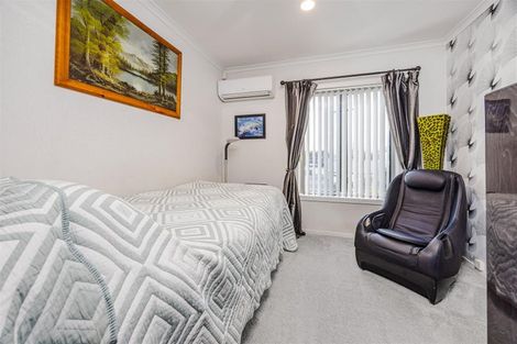 Photo of property in Tuscany Towers, 12/1 Ambrico Place, New Lynn, Auckland, 0600