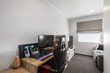 Photo of property in 17 Karauria Lane, Orewa, 0931