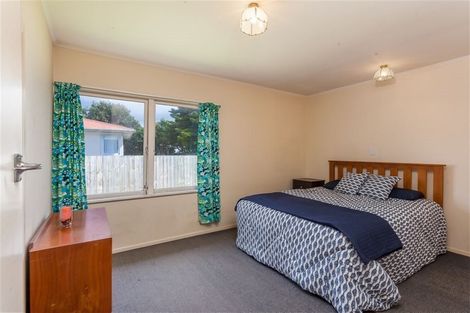 Photo of property in 21 Normandy Place, Henderson, Auckland, 0610