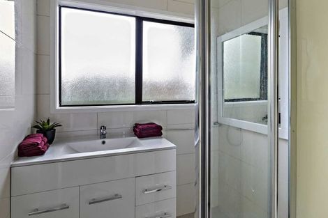 Photo of property in 2/31 Rangeview Road, Sunnyvale, Auckland, 0612