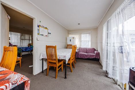 Photo of property in 12 Clutha Crescent, Clover Park, Auckland, 2023