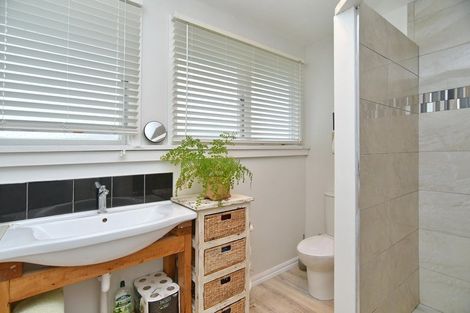 Photo of property in 27 Kings Avenue, Waikuku Beach, 7402