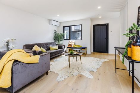Photo of property in 3 Kaaramuramu Lane, Mangere Bridge, Auckland, 2022