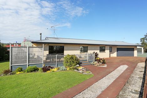 Photo of property in 16 Thorn Road, Tuakau, 2121