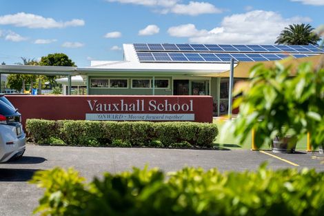 Photo of property in 6/93 Vauxhall Road, Devonport, Auckland, 0624