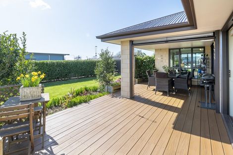 Photo of property in 10 Gladys Place, Levin, 5510