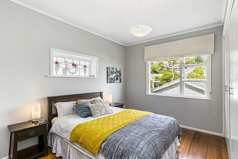 Photo of property in 15 Omar Street, Khandallah, Wellington, 6035