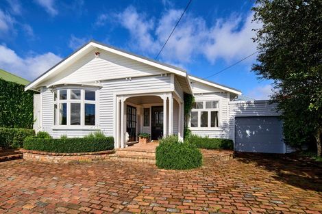 Photo of property in 18 Harbour View Road, Northland, Wellington, 6012