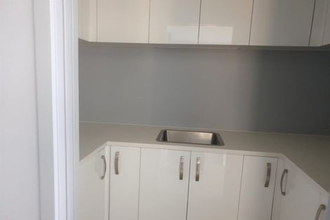 Photo of property in 2 Frederick Place, Whalers Gate, New Plymouth, 4310