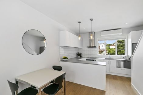 Photo of property in 43 Little George Street, Thorndon, Wellington, 6011