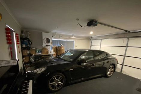 Photo of property in 5a Orchid Place, Te Atatu South, Auckland, 0610