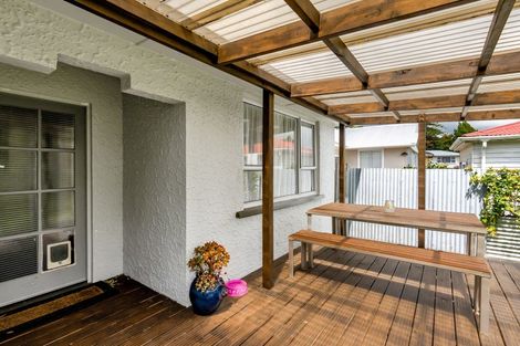 Photo of property in 19 Kahikatea Street, Inglewood, 4330