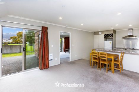 Photo of property in 64 Evergreen Crescent, Trentham, Upper Hutt, 5018
