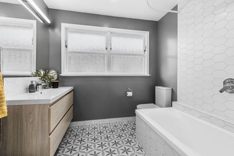 Photo of property in 11 Madison Place, Miramar, Wellington, 6022