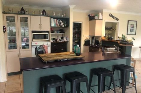 Photo of property in 42 Parkhill Road, Mellons Bay, Auckland, 2014