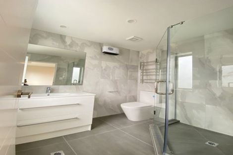 Photo of property in 17b Buscomb Avenue, Henderson, Auckland, 0610