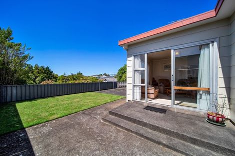 Photo of property in 4a Brierley Place, Marfell, New Plymouth, 4310