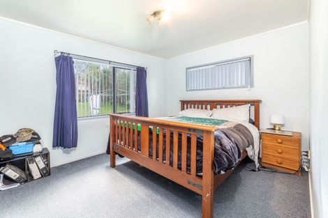 Photo of property in 16 Crompton Road, Massey, Auckland, 0614