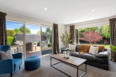 Photo of property in 40 Pitcairn Crescent, Bryndwr, Christchurch, 8053