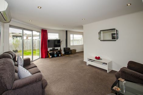 Photo of property in 28 Severn Street, Green Island, Dunedin, 9018