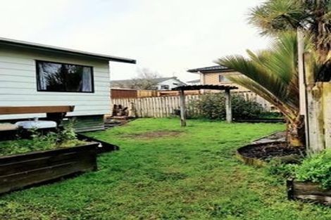 Photo of property in 2/20 Kamara Road, Glen Eden, Auckland, 0602