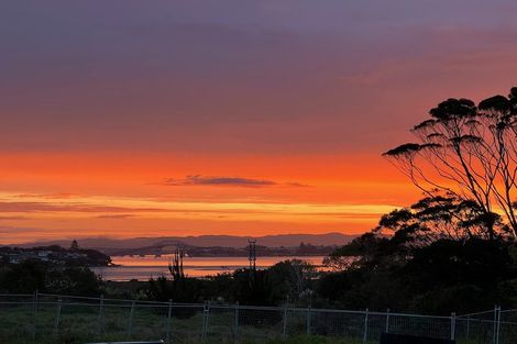 Photo of property in 2 Nga Tutu Place, Belmont, Auckland, 0622