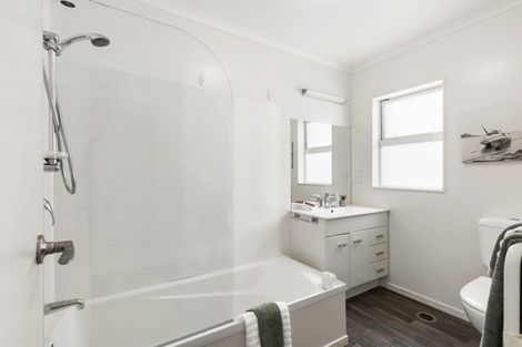 Photo of property in 3a Frobisher Street, Island Bay, Wellington, 6023