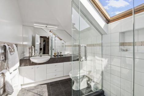 Photo of property in 2/2 The Esplanade, Campbells Bay, Auckland, 0630