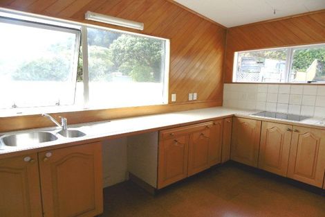 Photo of property in 15 Sunset Parade, Plimmerton, Porirua, 5026